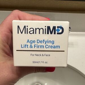 Miami MD Age Defying Lift & Firm Cream - White and Blue